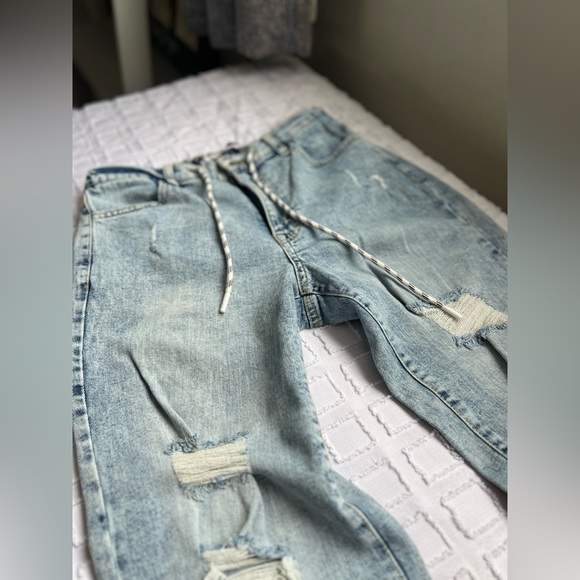 Celebrity Pink Distressed Mom Jeans - Picture 3 of 8